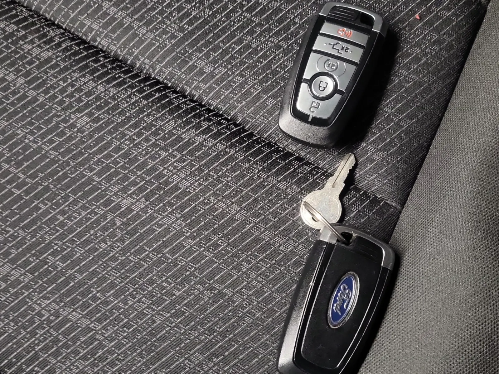 Keys/Fobs/Manual Photo