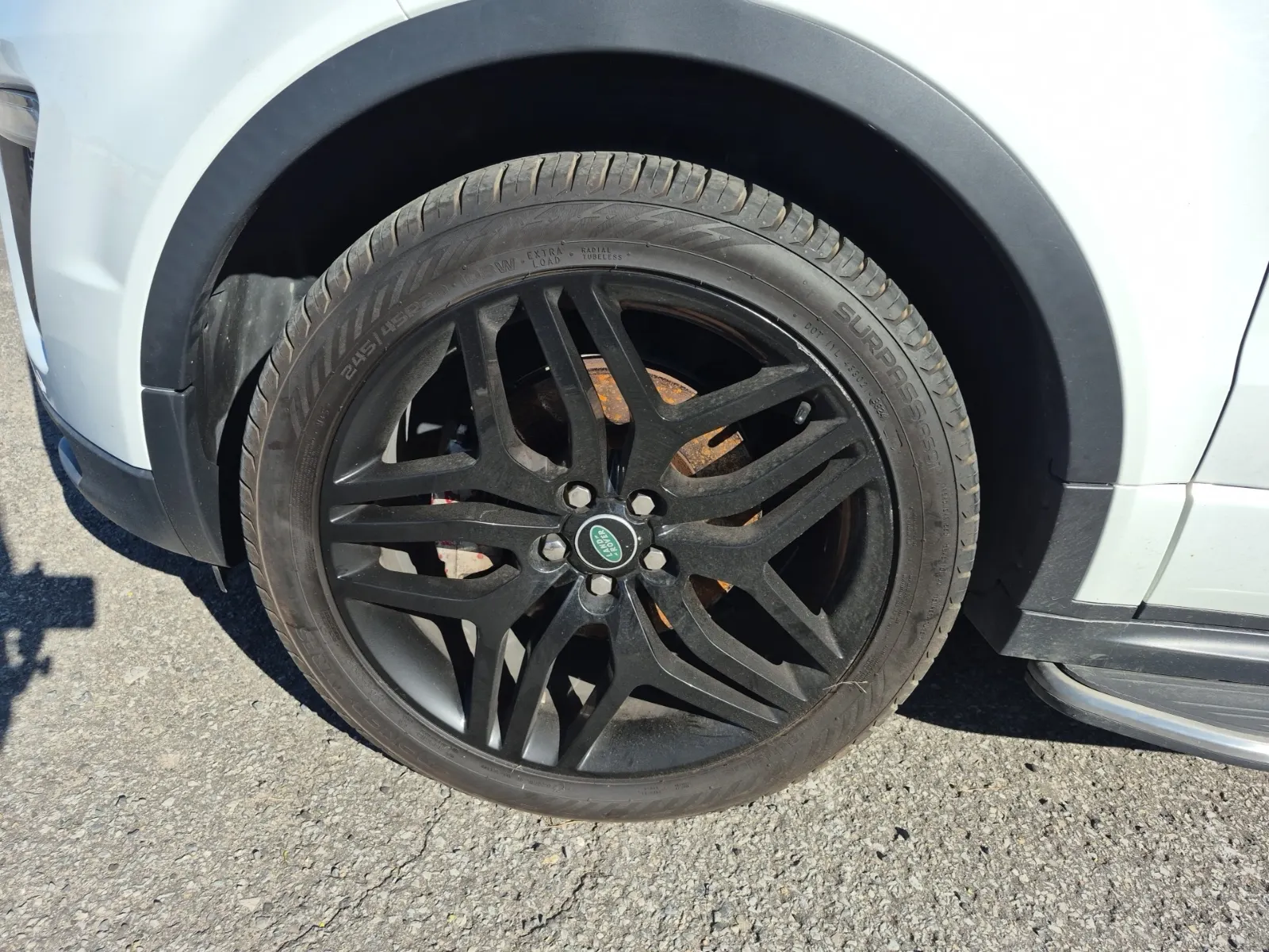Front driver wheel/tire photo
