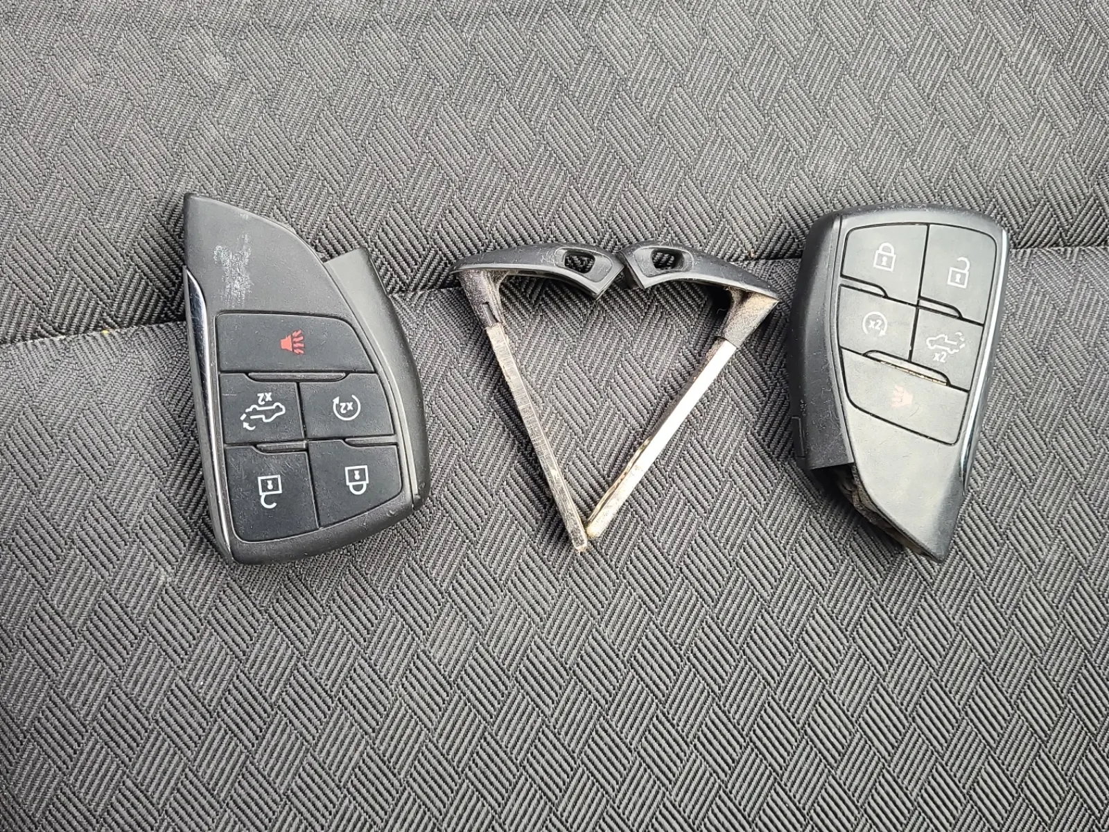 Keys/Fobs/Manual Photo