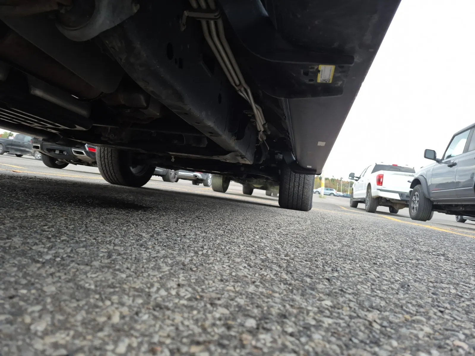 Undercarriage - Passenger Photo