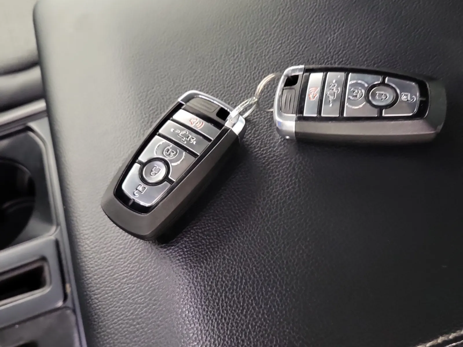 Keys/Fobs/Manual Photo