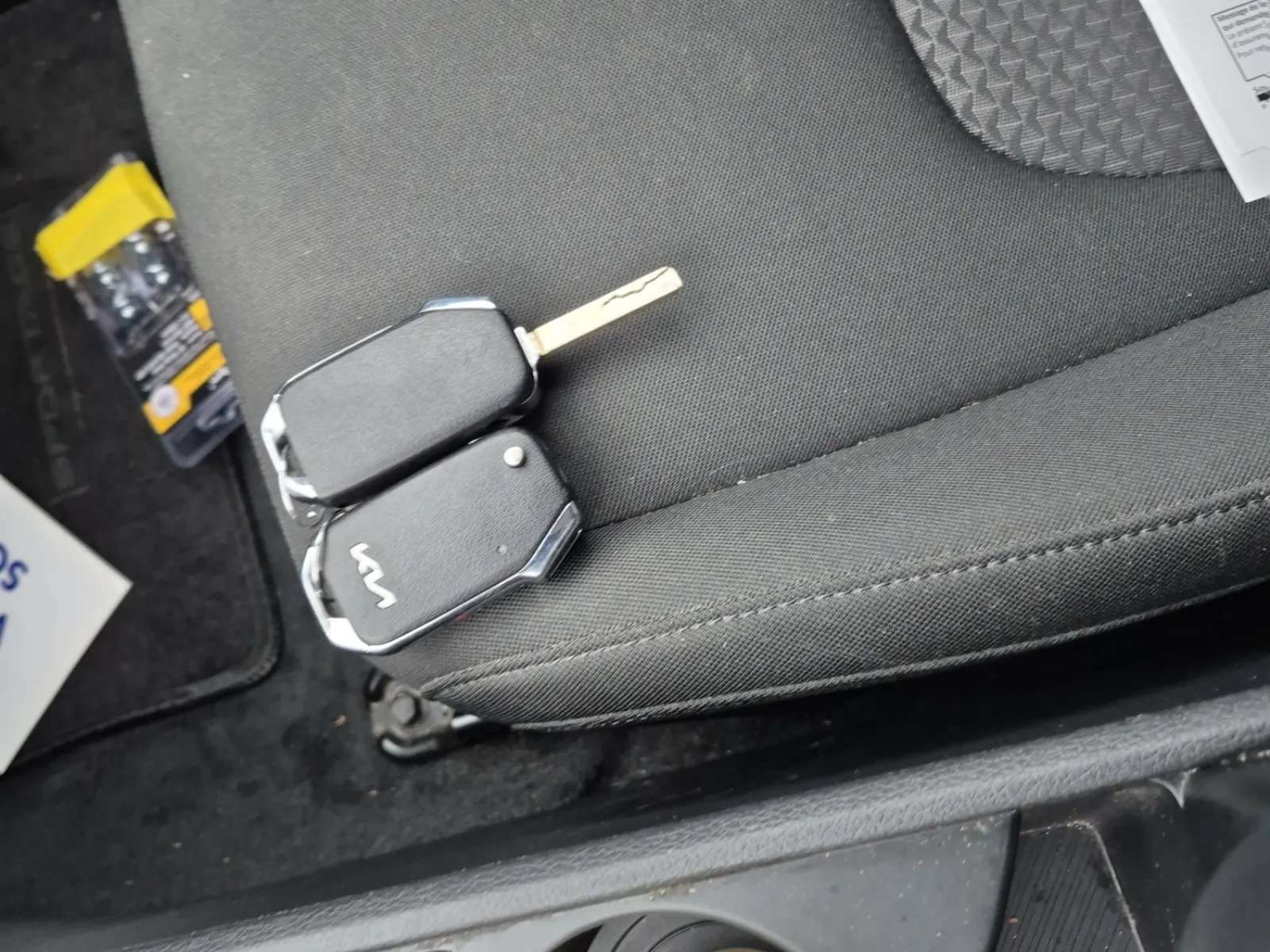Keys/Fobs/Manual Photo