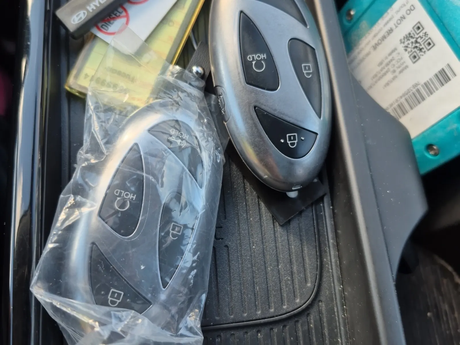 Keys/Fobs/Manual Photo