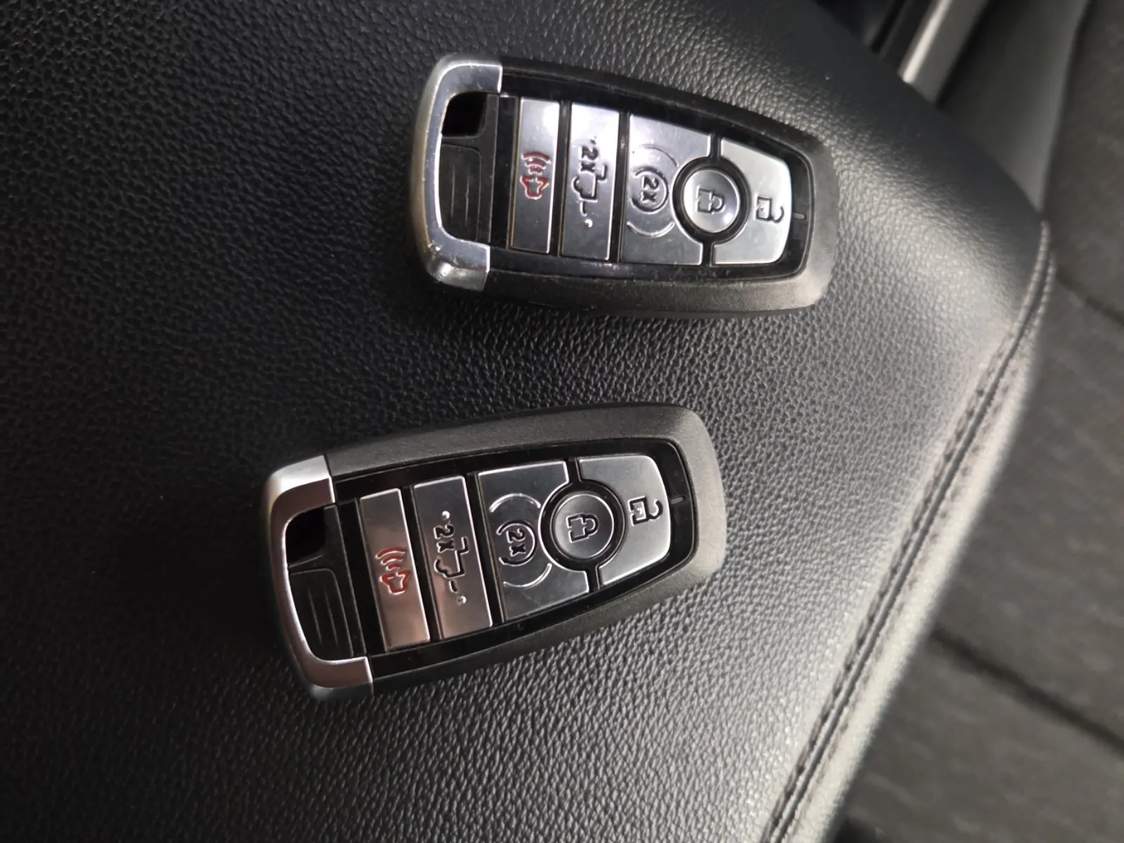 Keys/Fobs/Manual Photo
