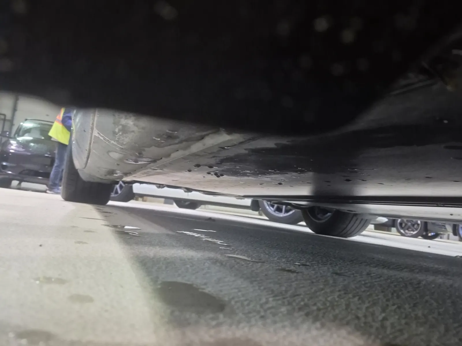 Undercarriage - Passenger Photo