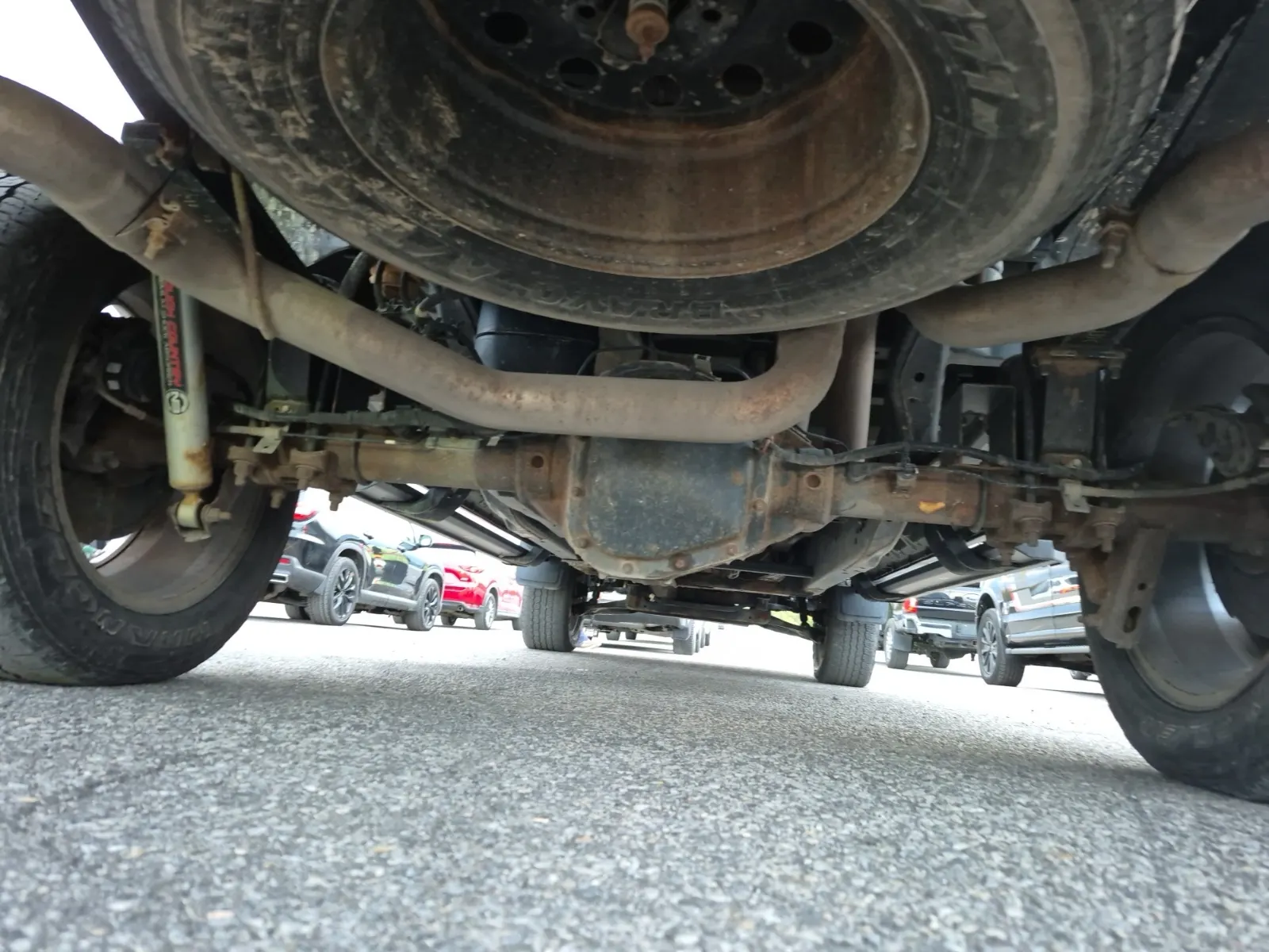 Undercarriage - Rear Photo
