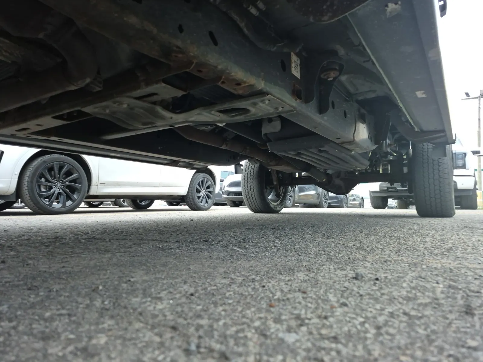 Undercarriage - Driver Photo