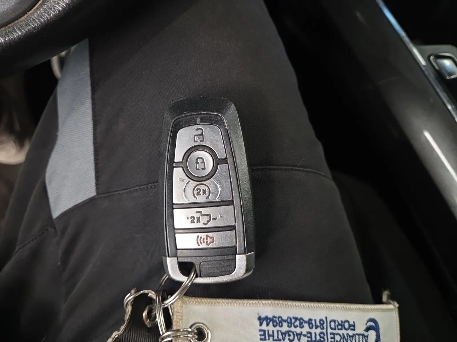 Keys/Fobs/Manual Photo