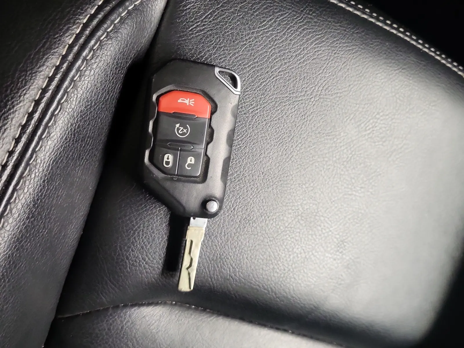 Keys/Fobs/Manual Photo