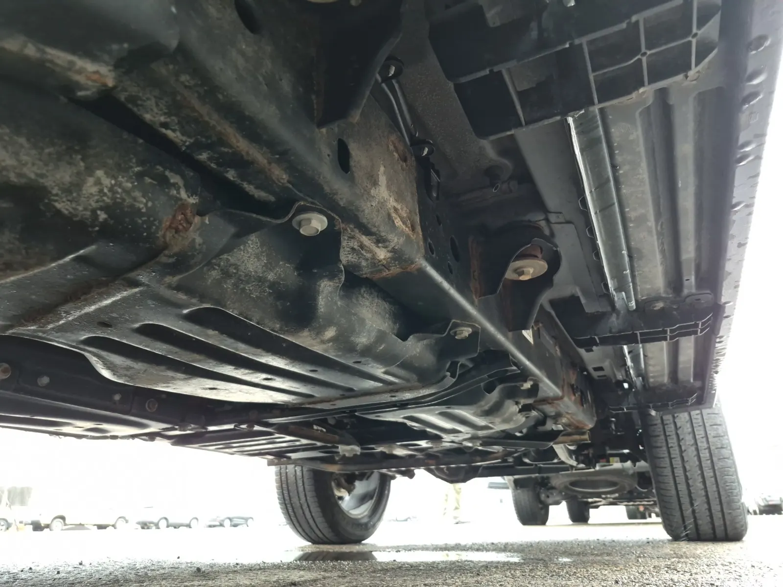 Undercarriage - Passenger Photo