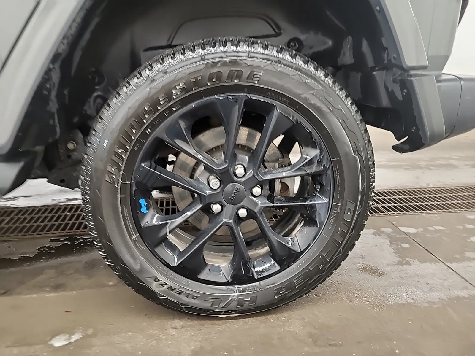 Left Rear Wheel/Tire Photo