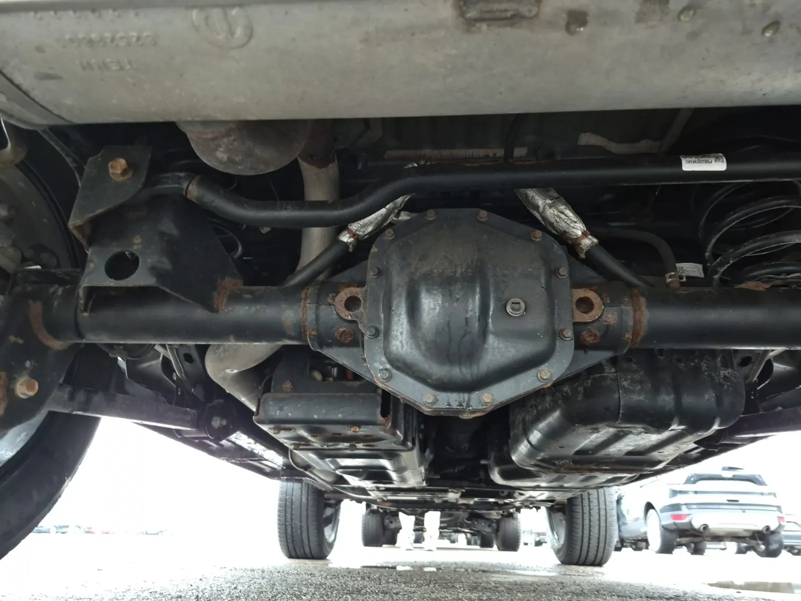 Undercarriage - Rear Photo