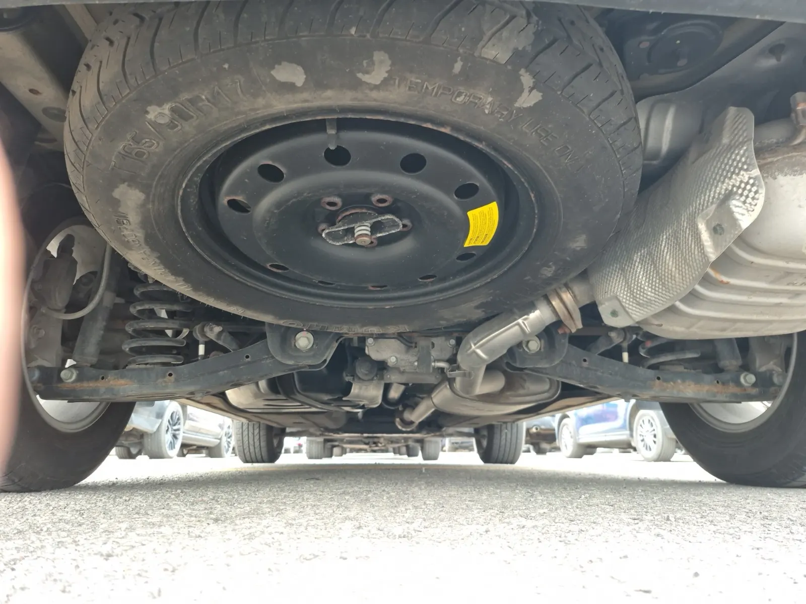 Undercarriage - Rear Photo