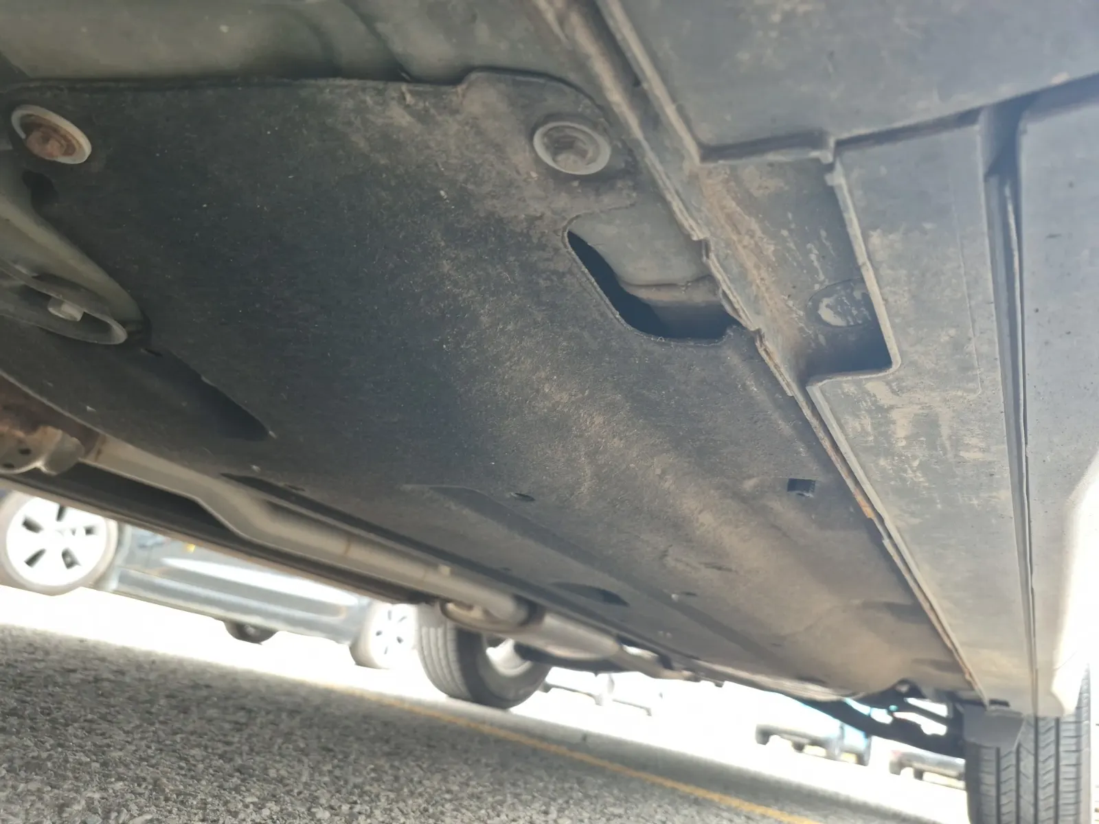 Undercarriage - Driver Photo
