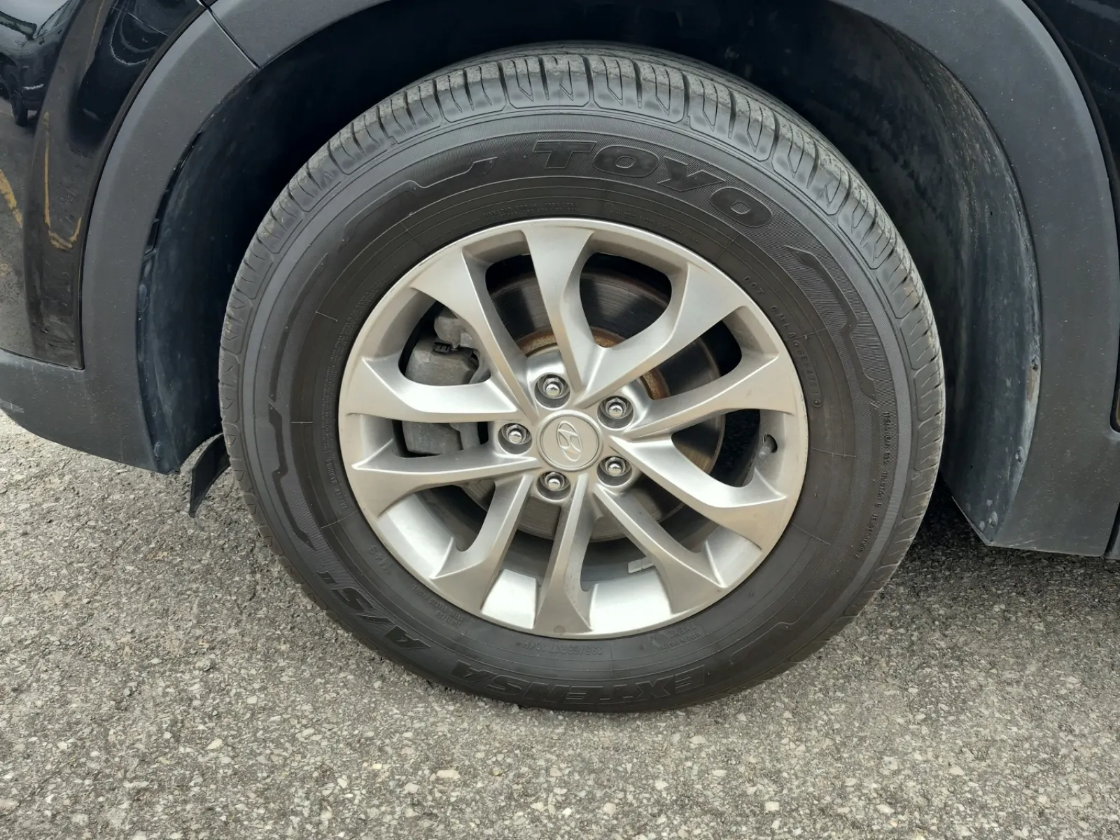 Front driver wheel/tire photo