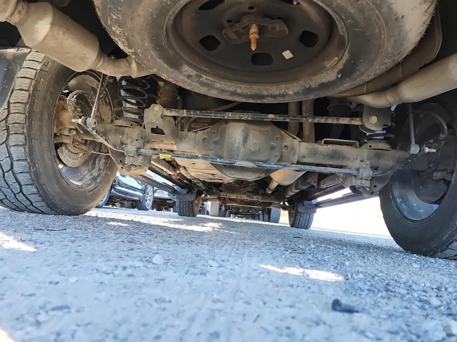 Undercarriage - Rear Photo