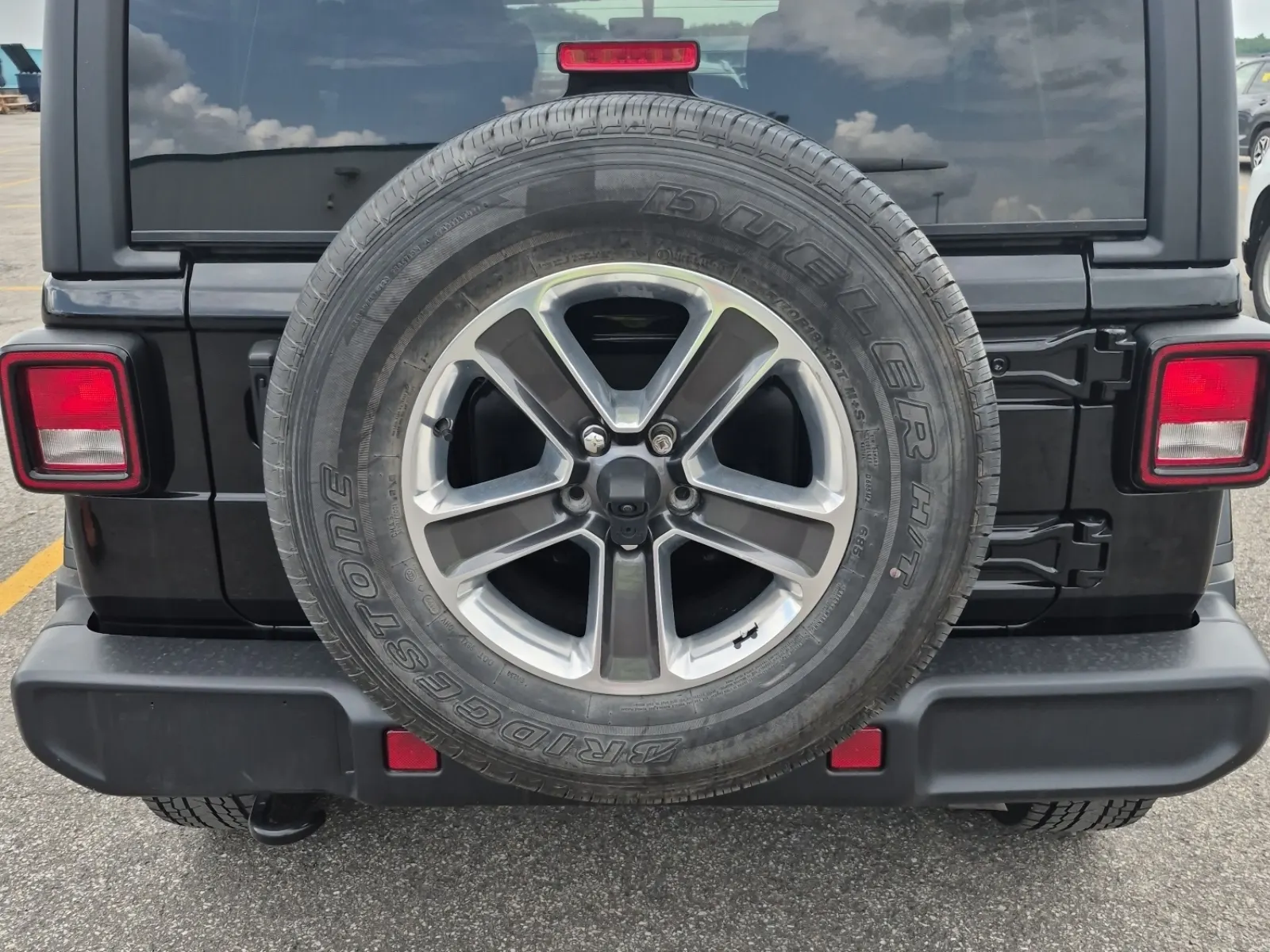 Spare Tire & Wheel Photo
