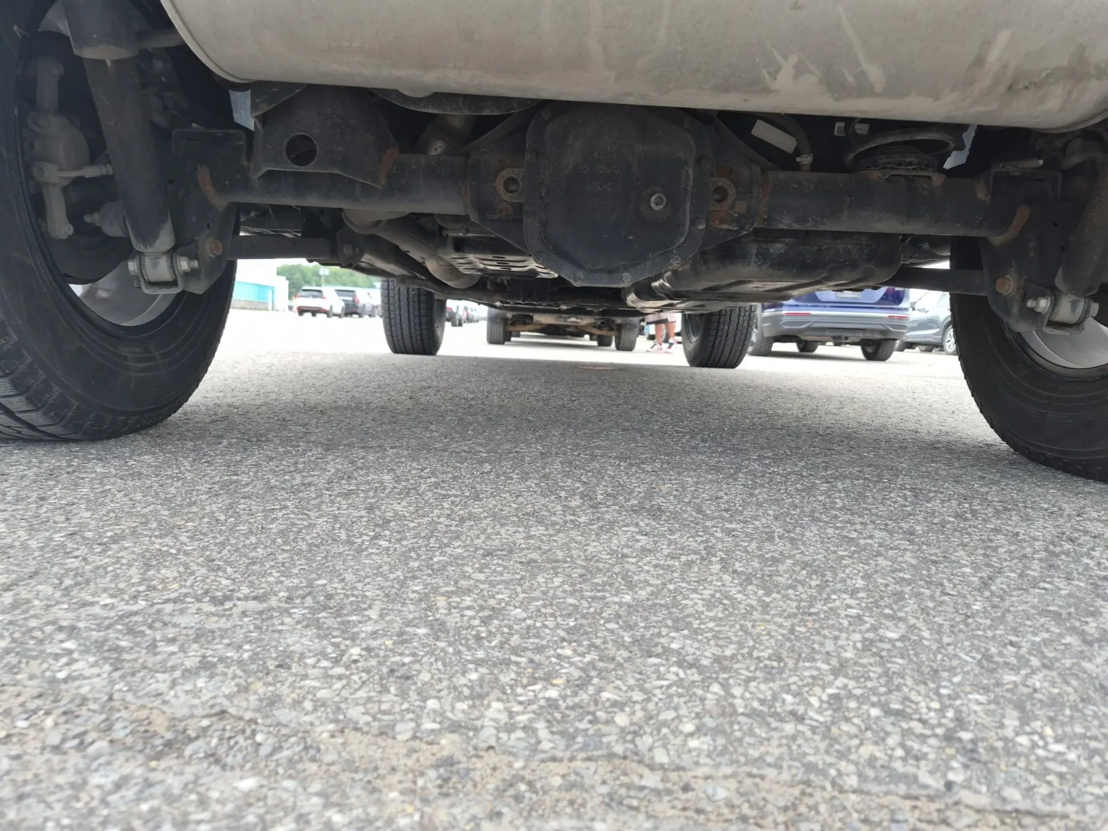Undercarriage - Rear Photo