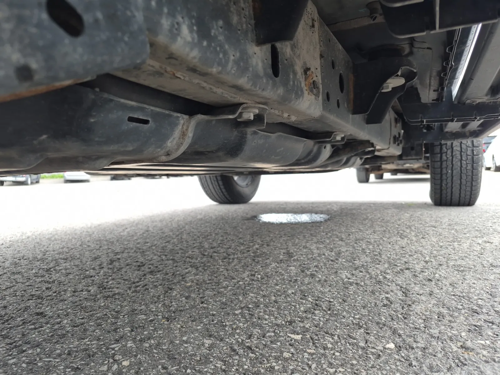 Undercarriage - Passenger Photo