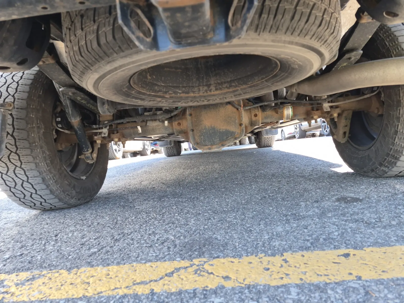 Undercarriage - Rear Photo