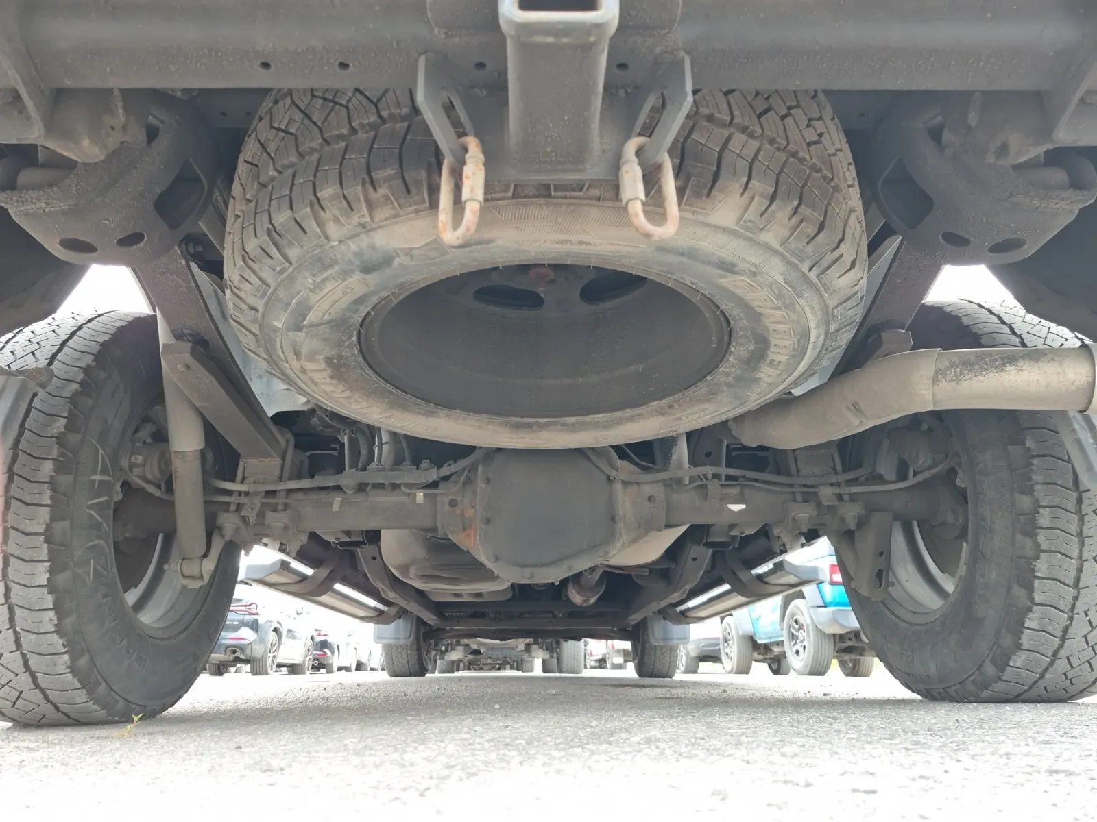 Undercarriage - Rear Photo