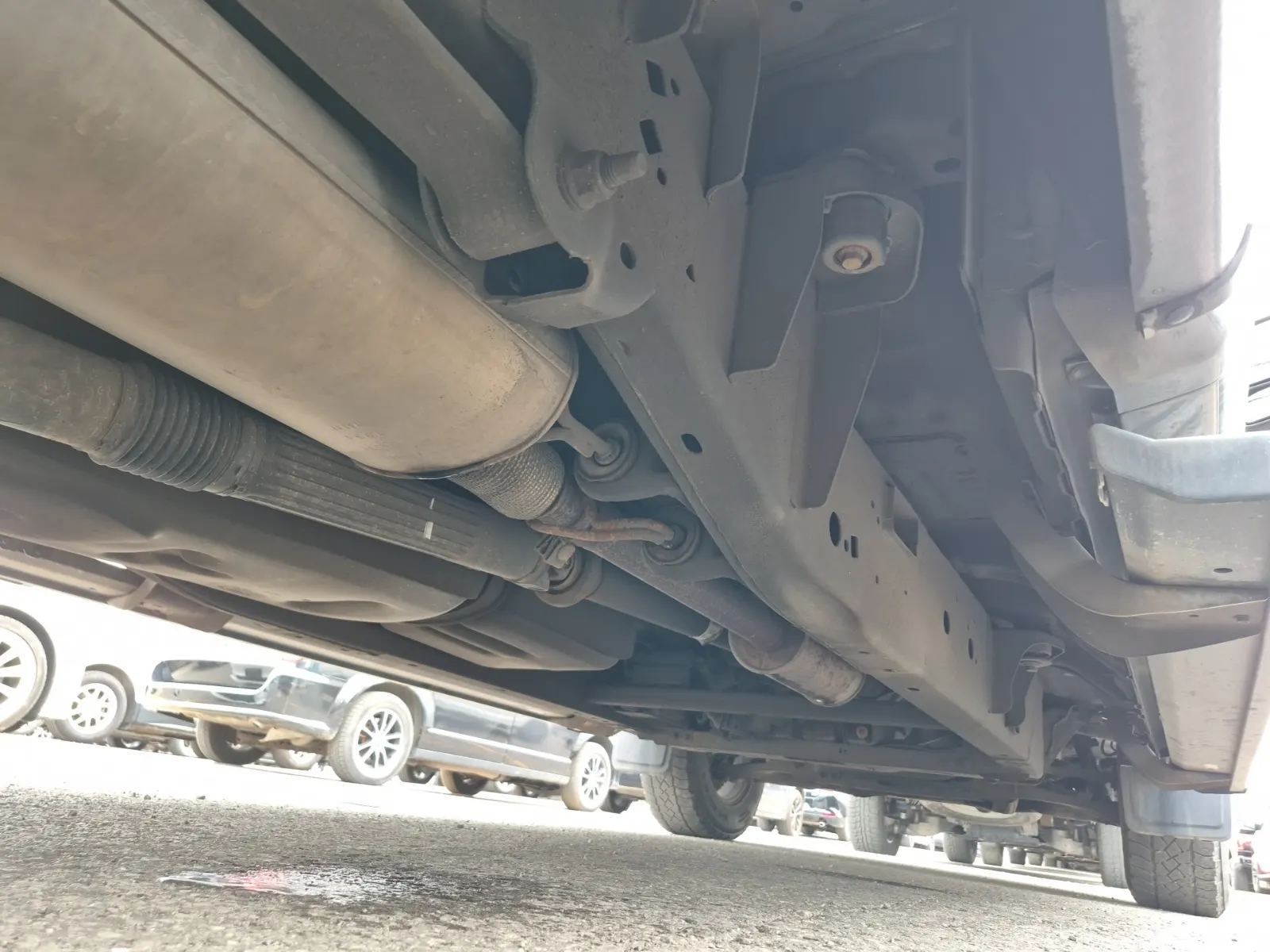 Undercarriage - Passenger Photo
