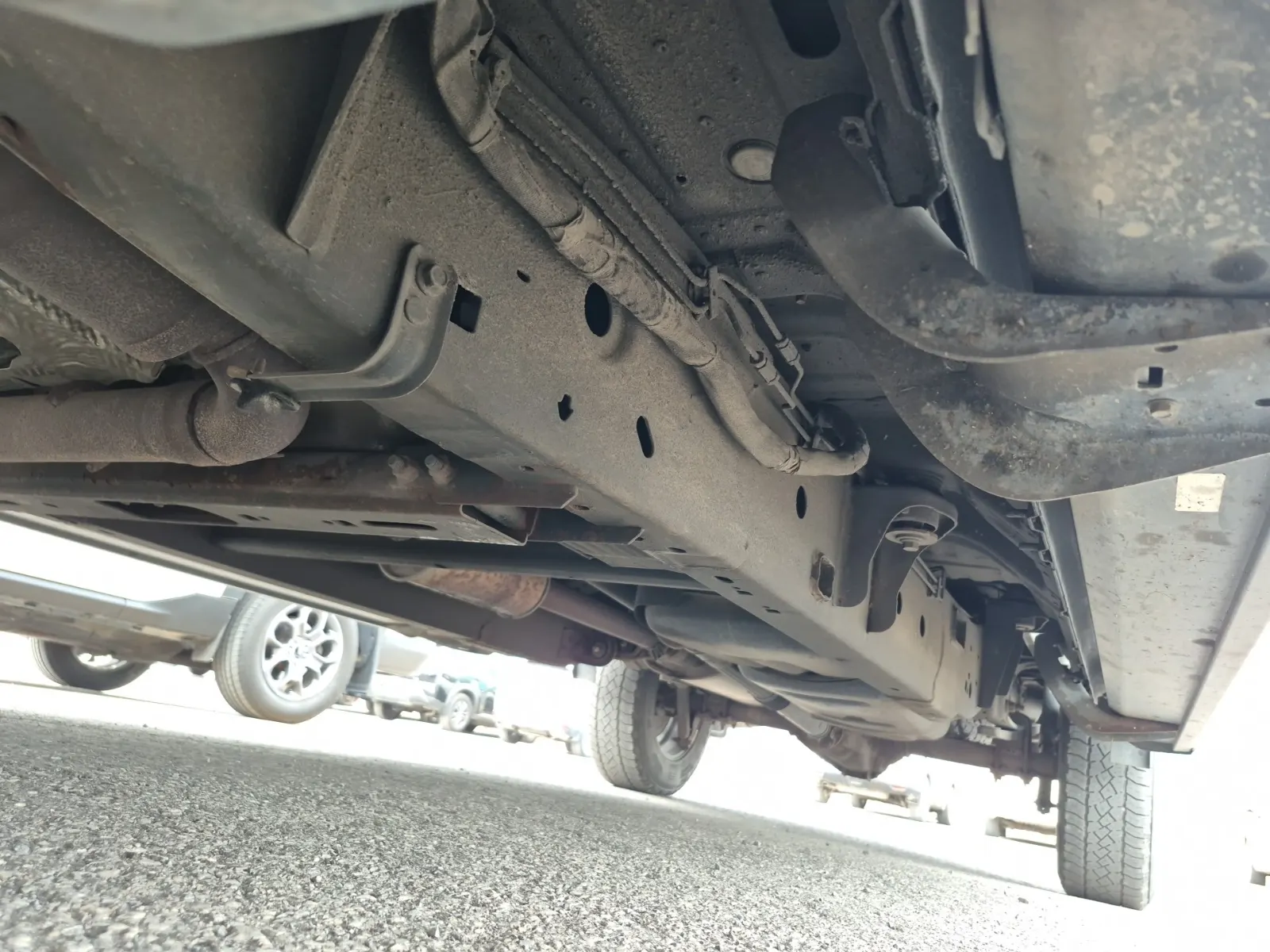 Undercarriage - Driver Photo