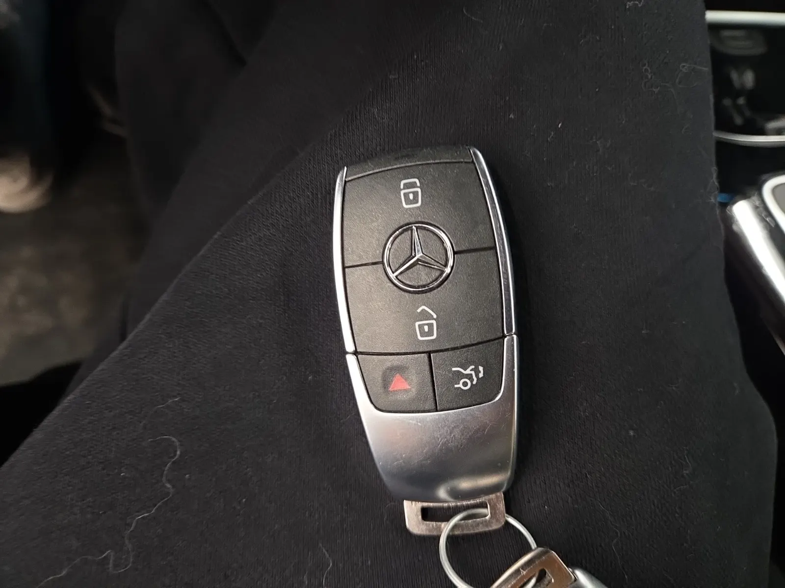 Keys/Fobs/Manual Photo