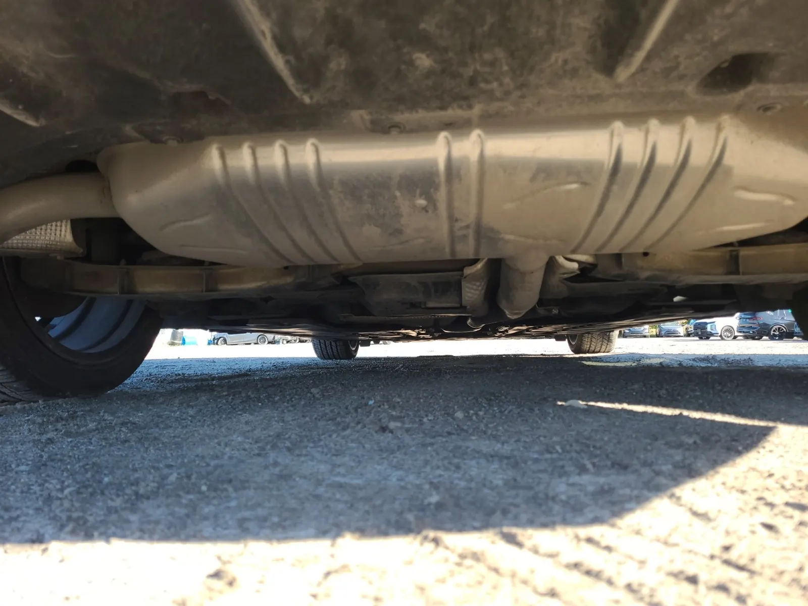 Undercarriage - Rear Photo