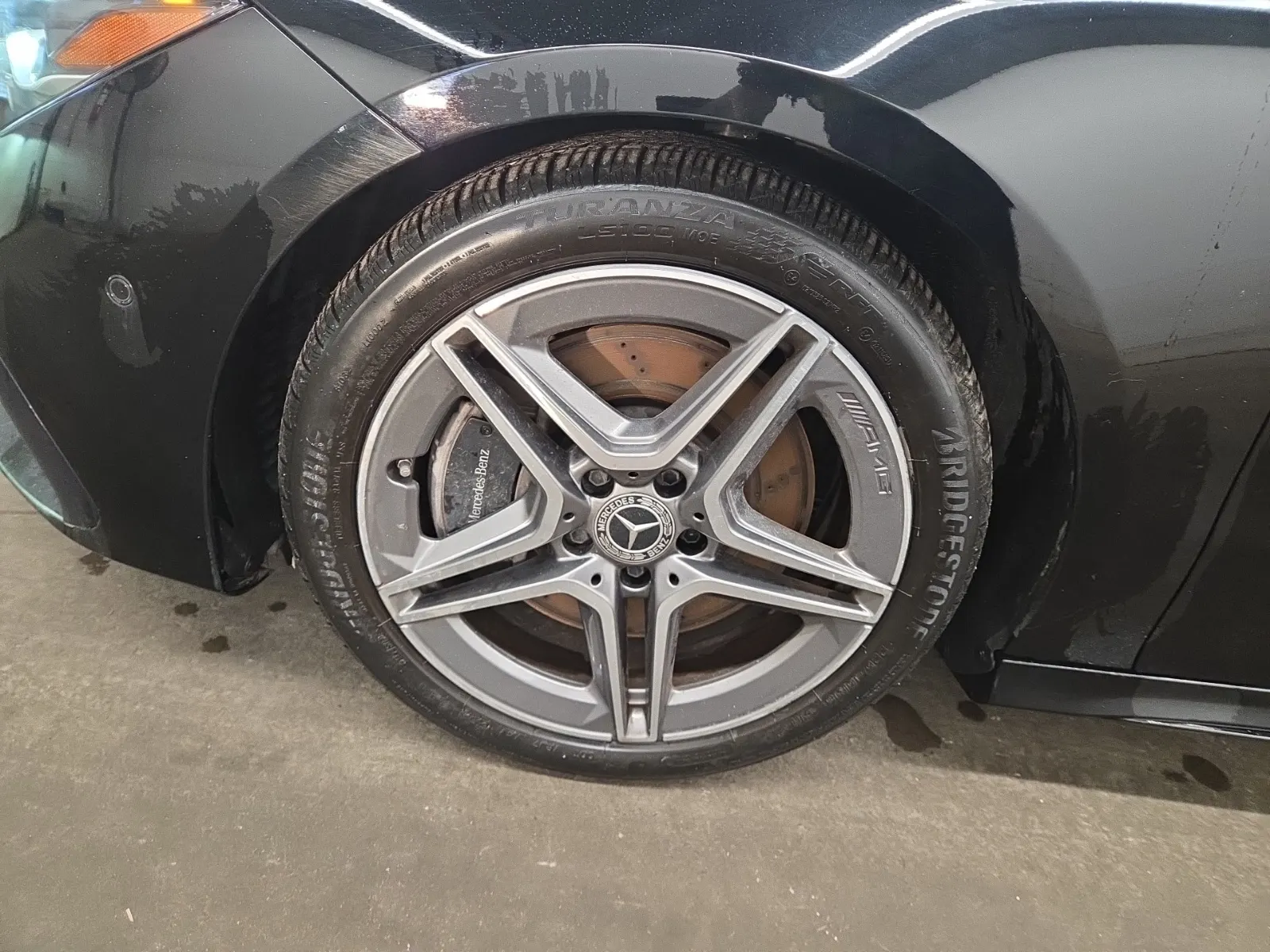 Front driver wheel/tire photo