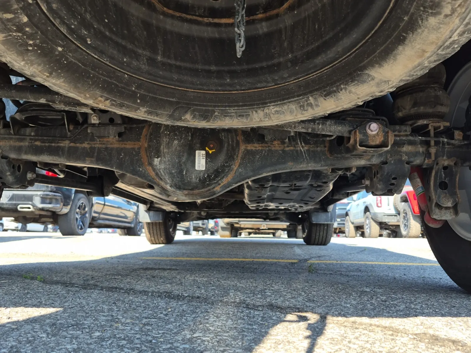 Undercarriage - Rear Photo