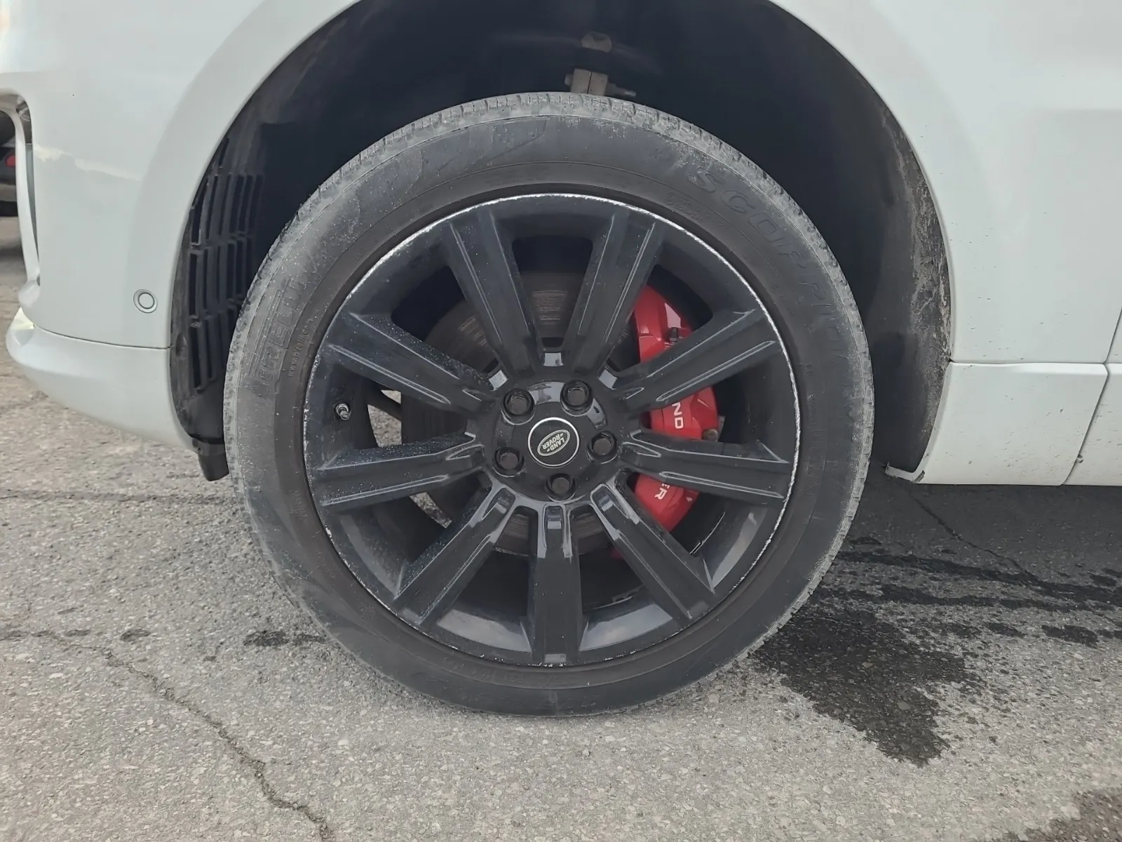 Front driver wheel/tire photo