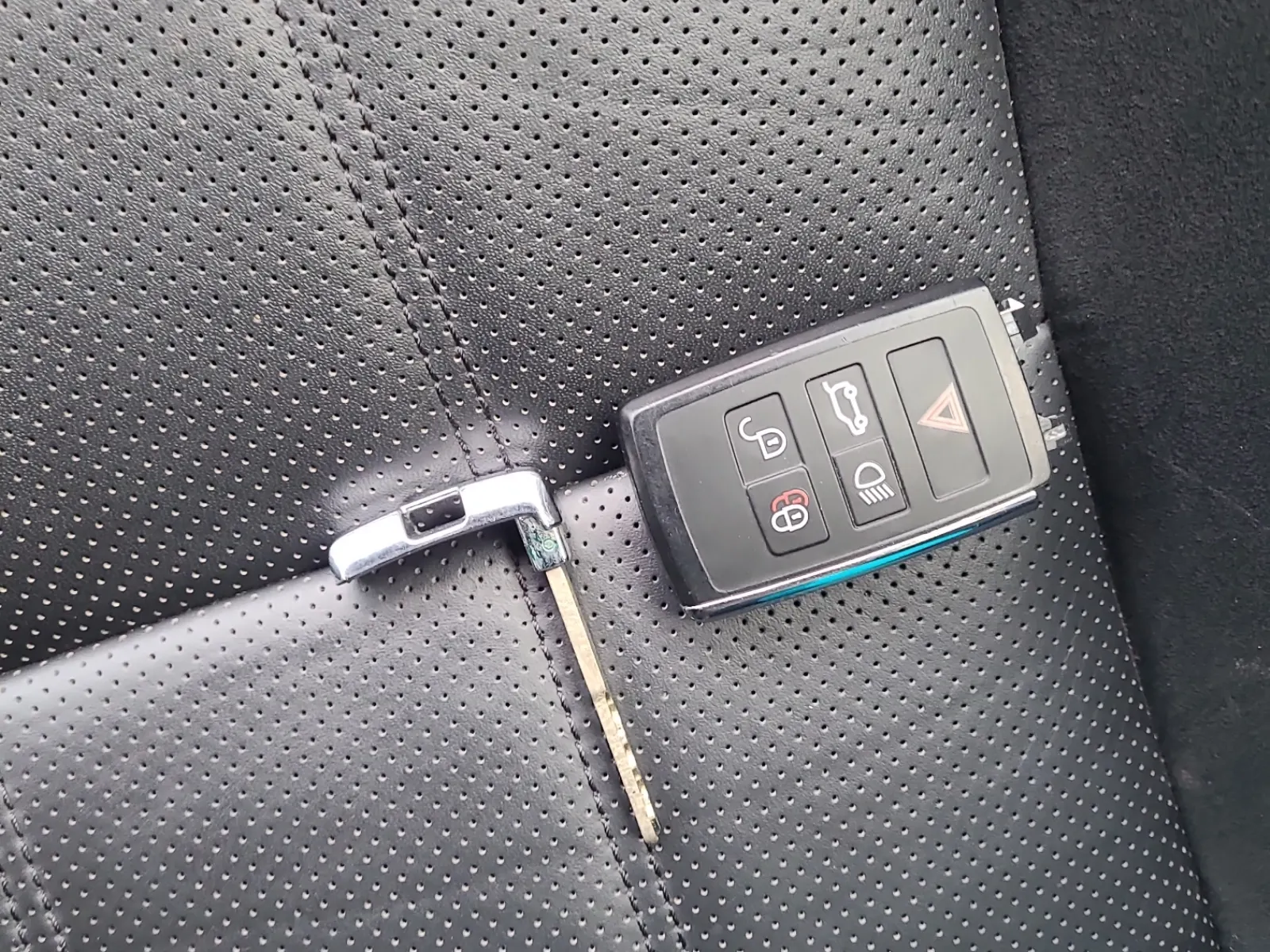 Keys/Fobs/Manual Photo