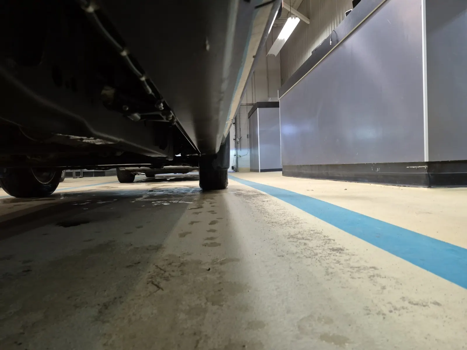 Undercarriage - Passenger Photo