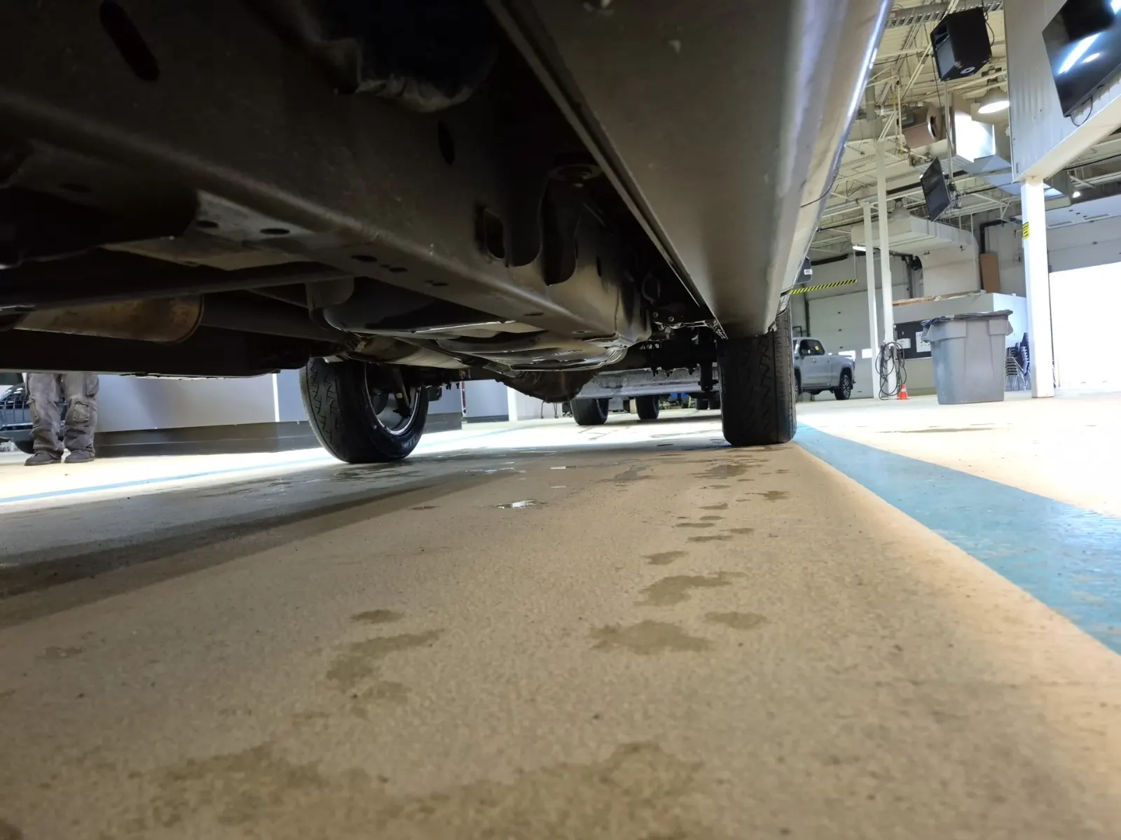 Undercarriage - Driver Photo