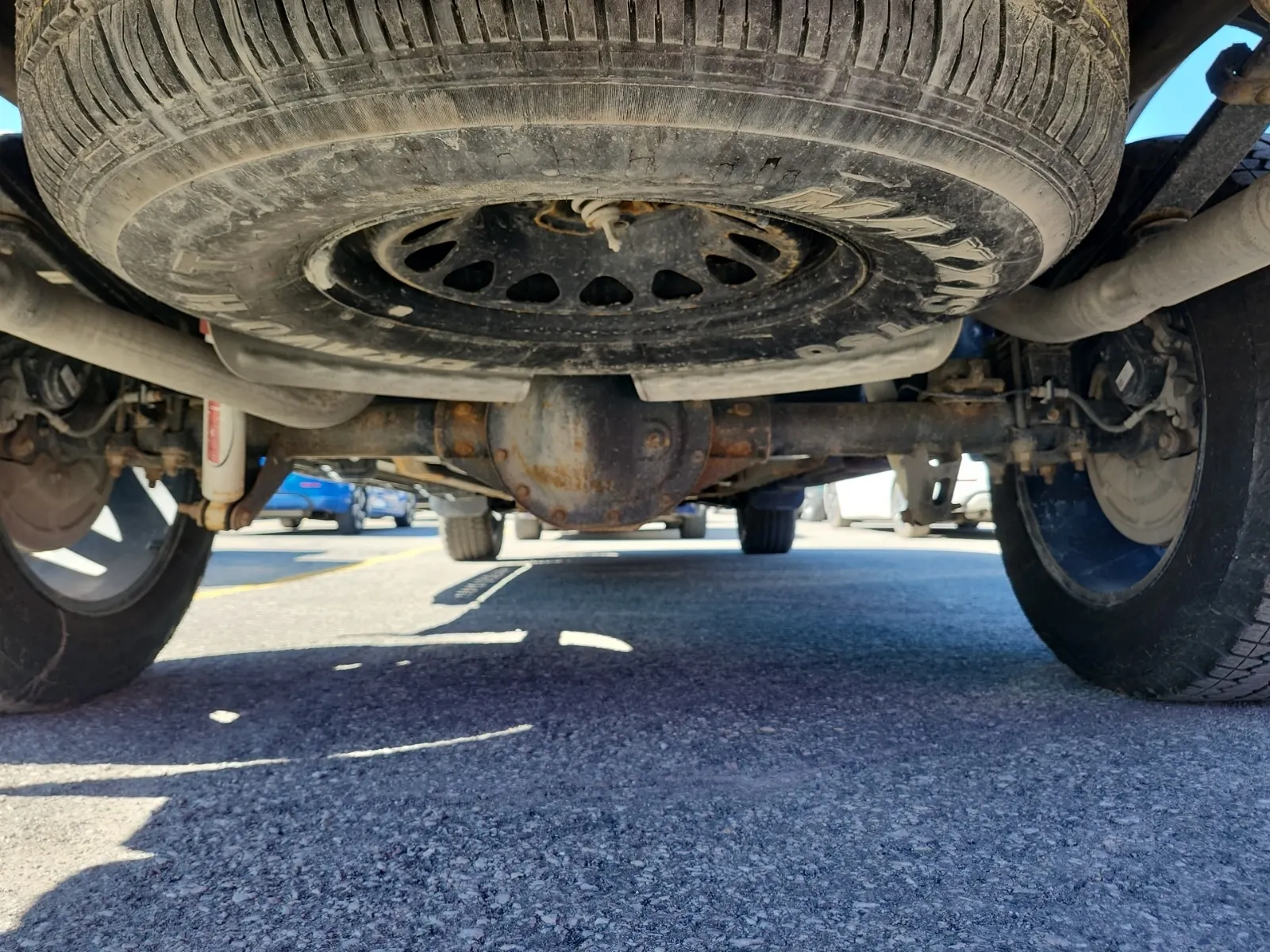 Undercarriage - Rear Photo