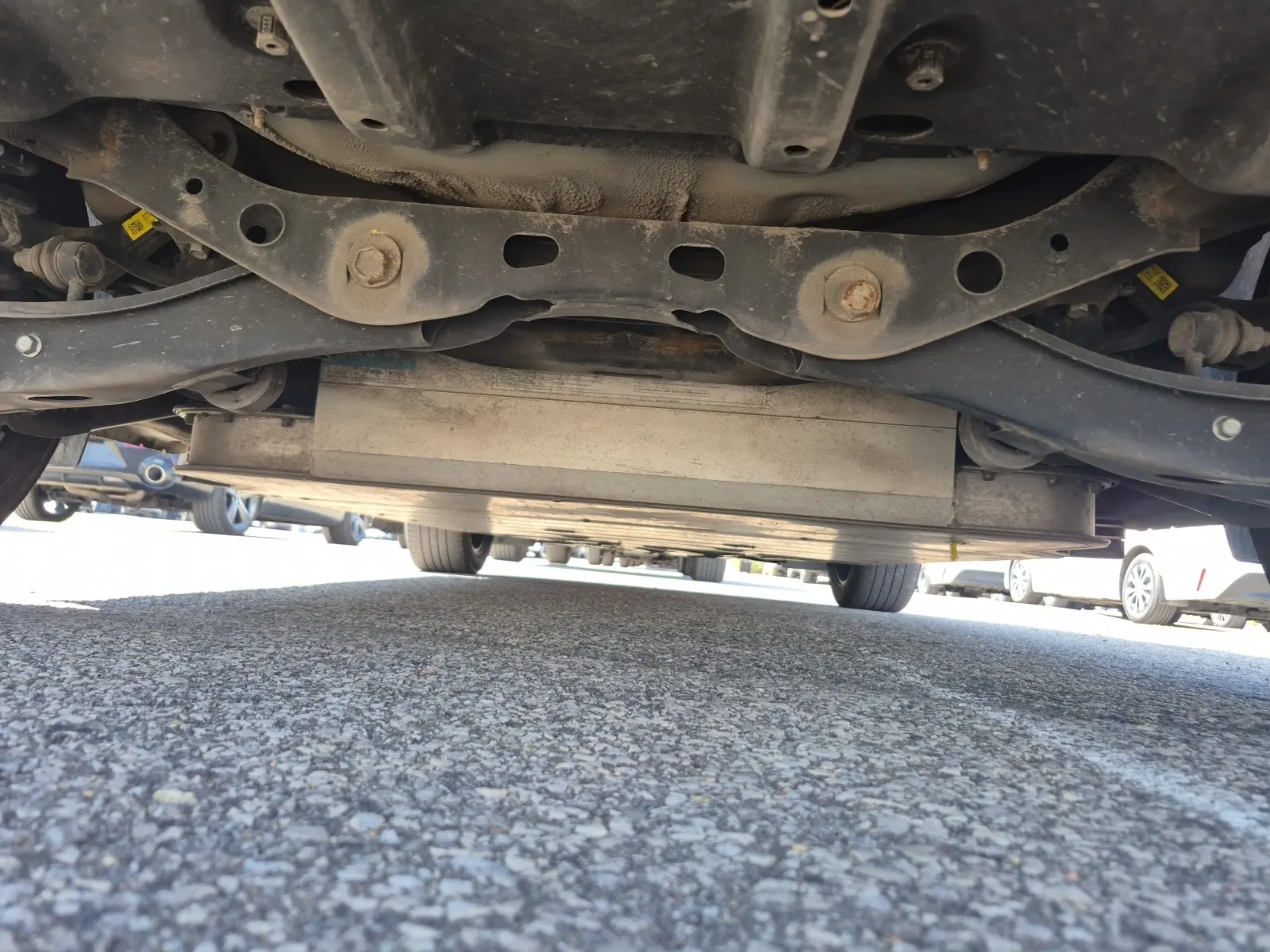 Undercarriage - Rear Photo