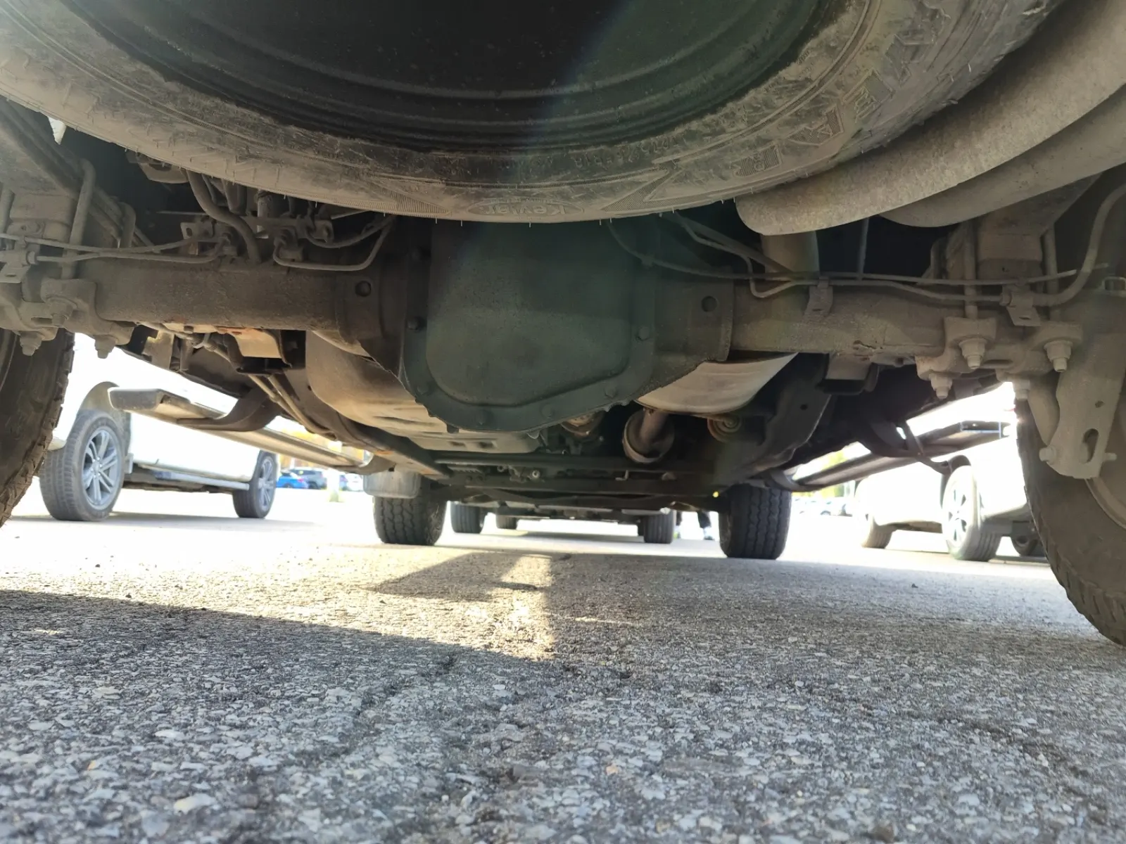 Undercarriage - Rear Photo