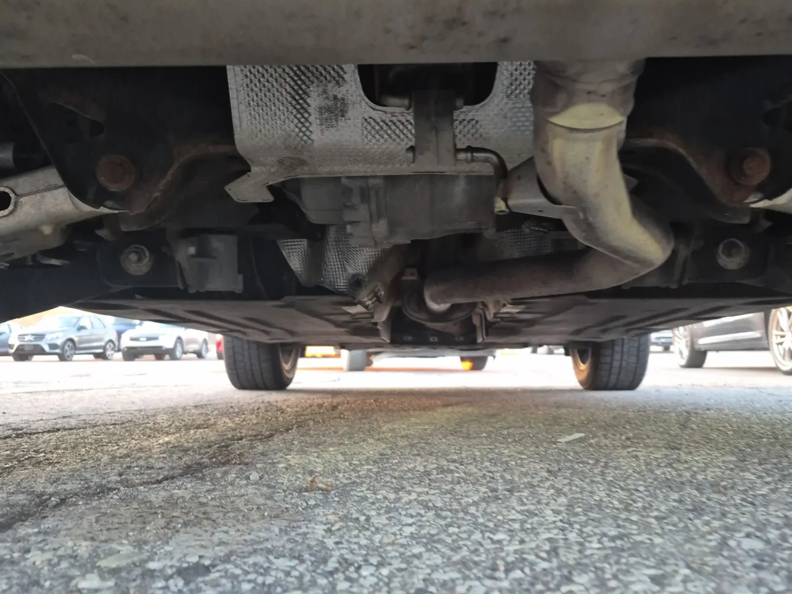 Undercarriage - Rear Photo