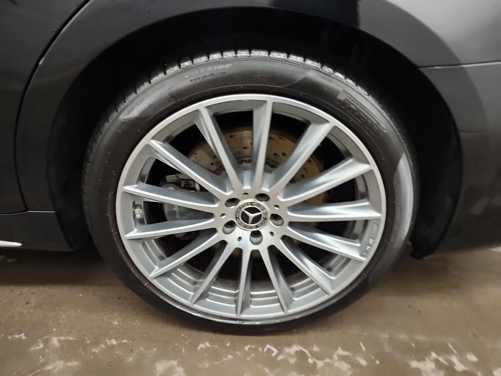 Left Rear Wheel/Tire Photo