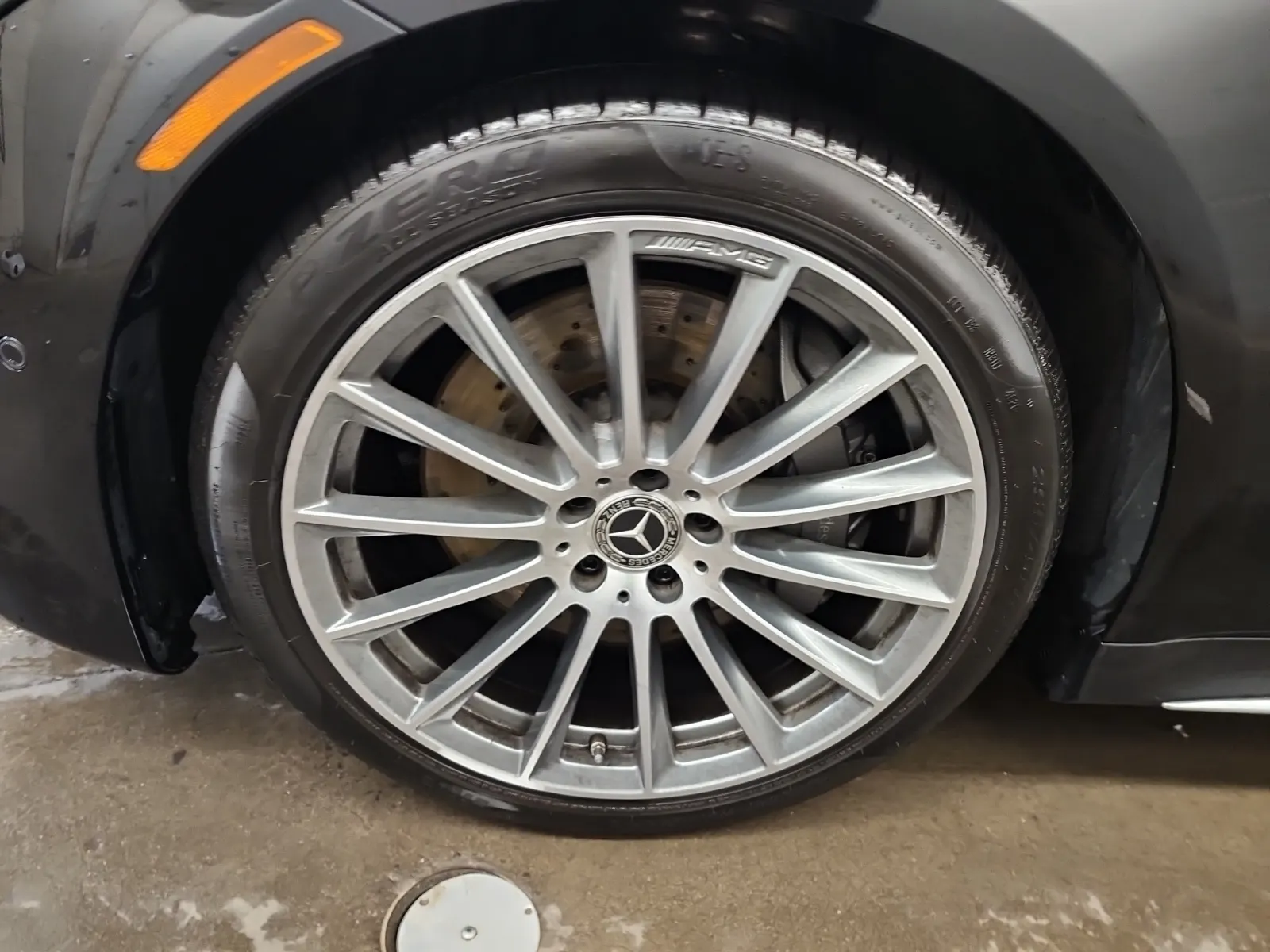 Front driver wheel/tire photo