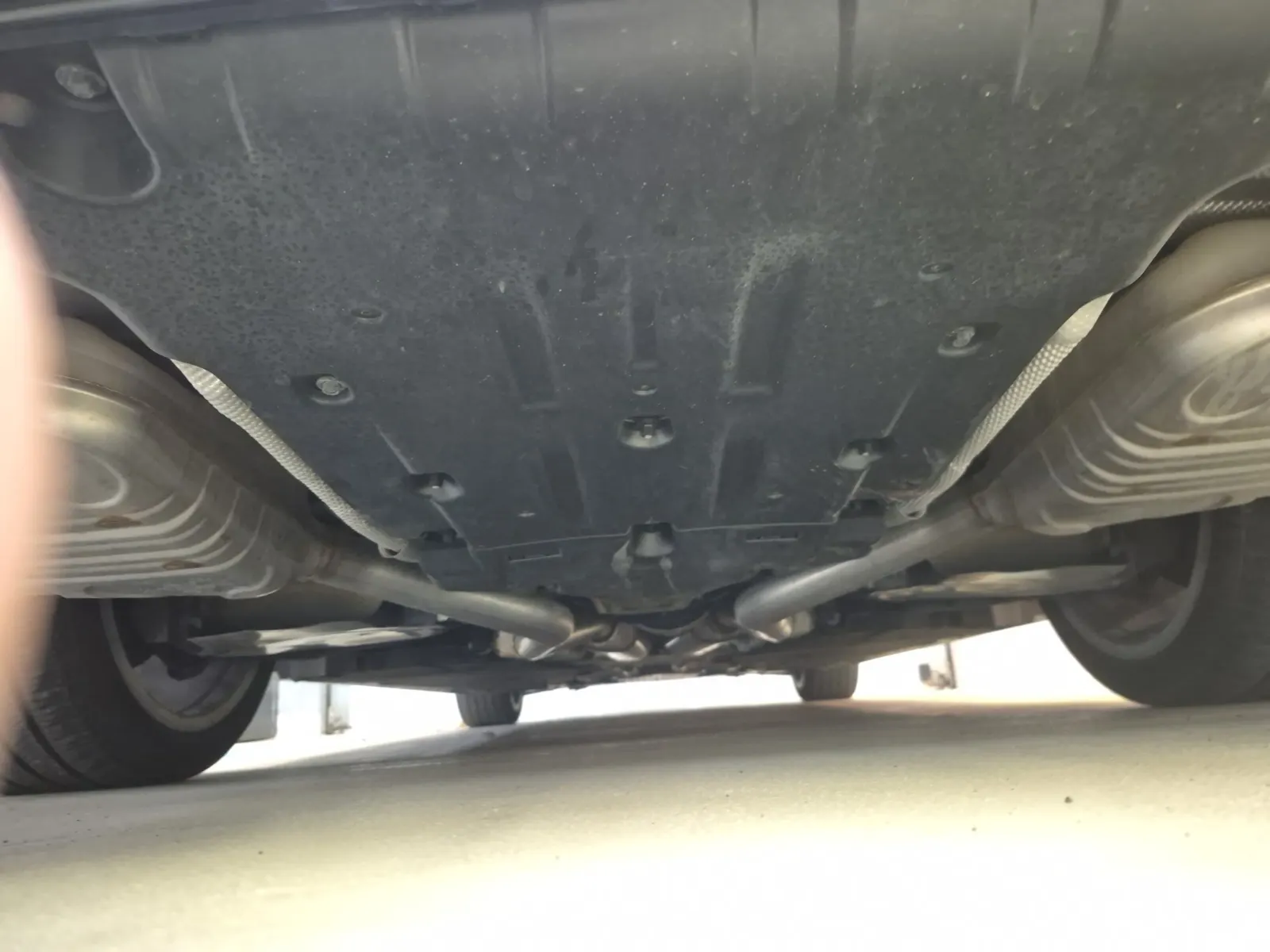 Undercarriage - Rear Photo