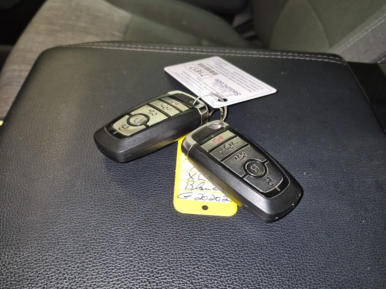 Keys/Fobs/Manual Photo
