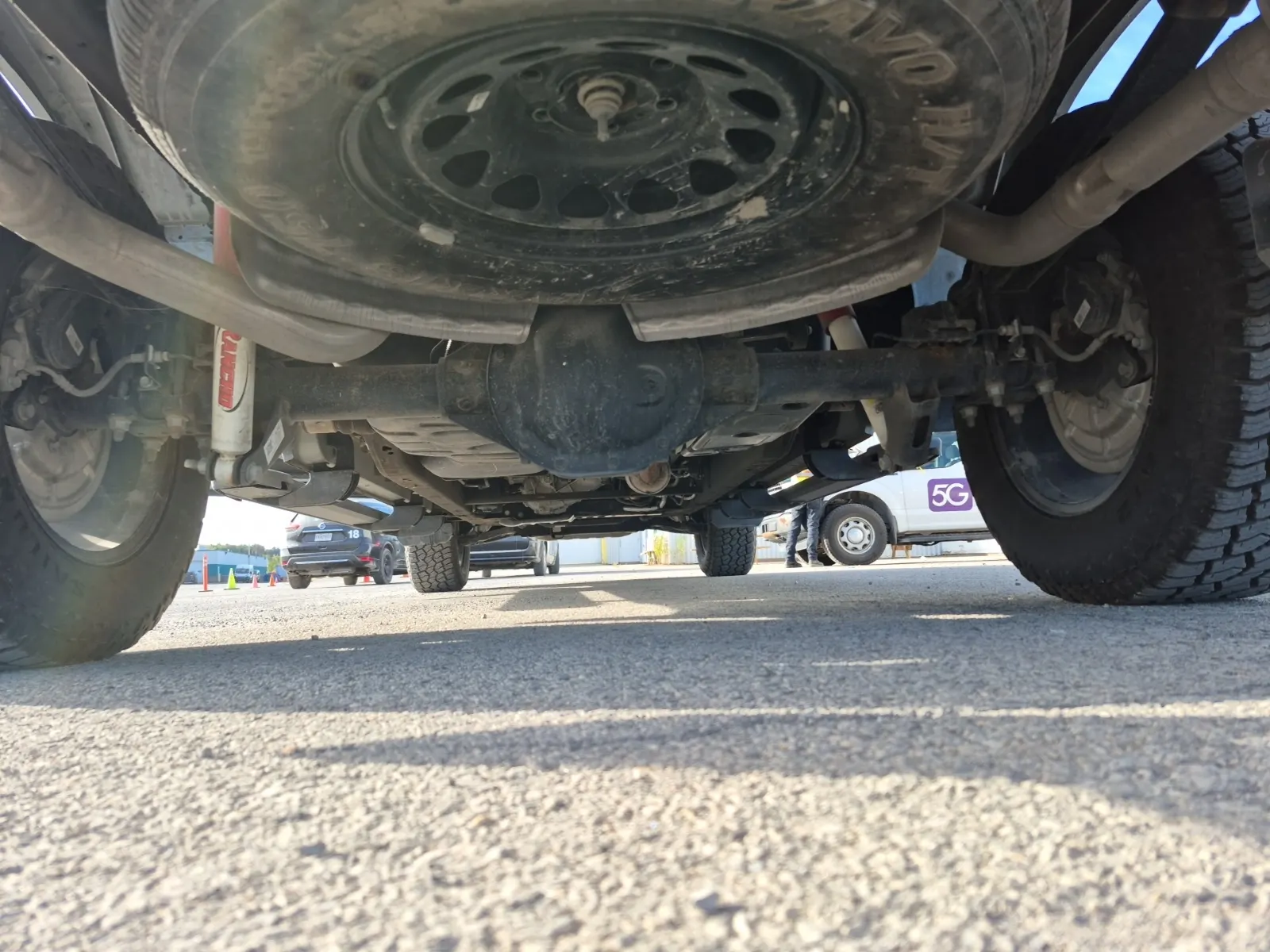 Undercarriage - Rear Photo
