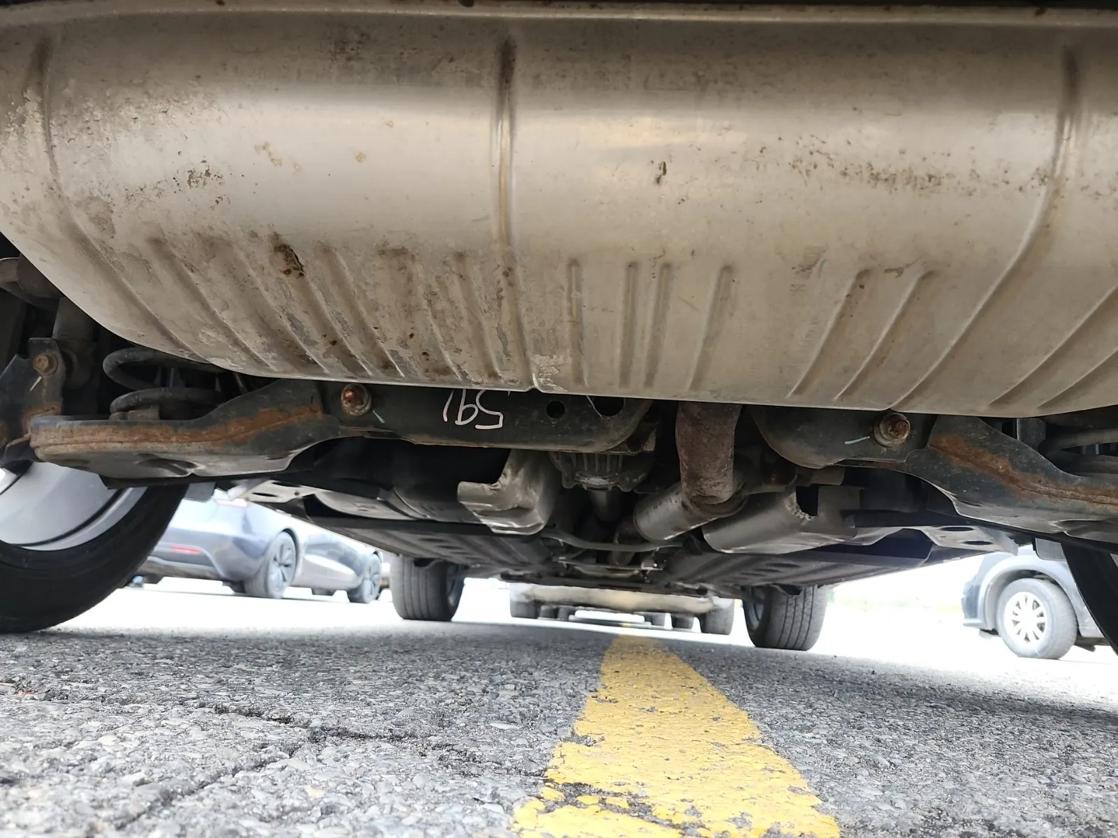 Undercarriage - Rear Photo