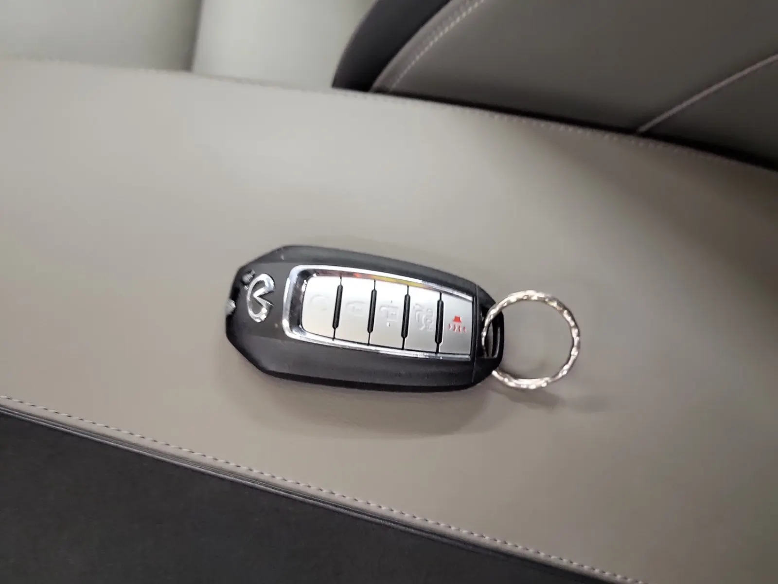 Keys/Fobs/Manual Photo