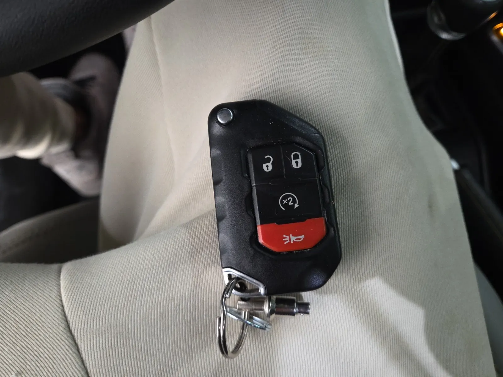 Keys/Fobs/Manual Photo