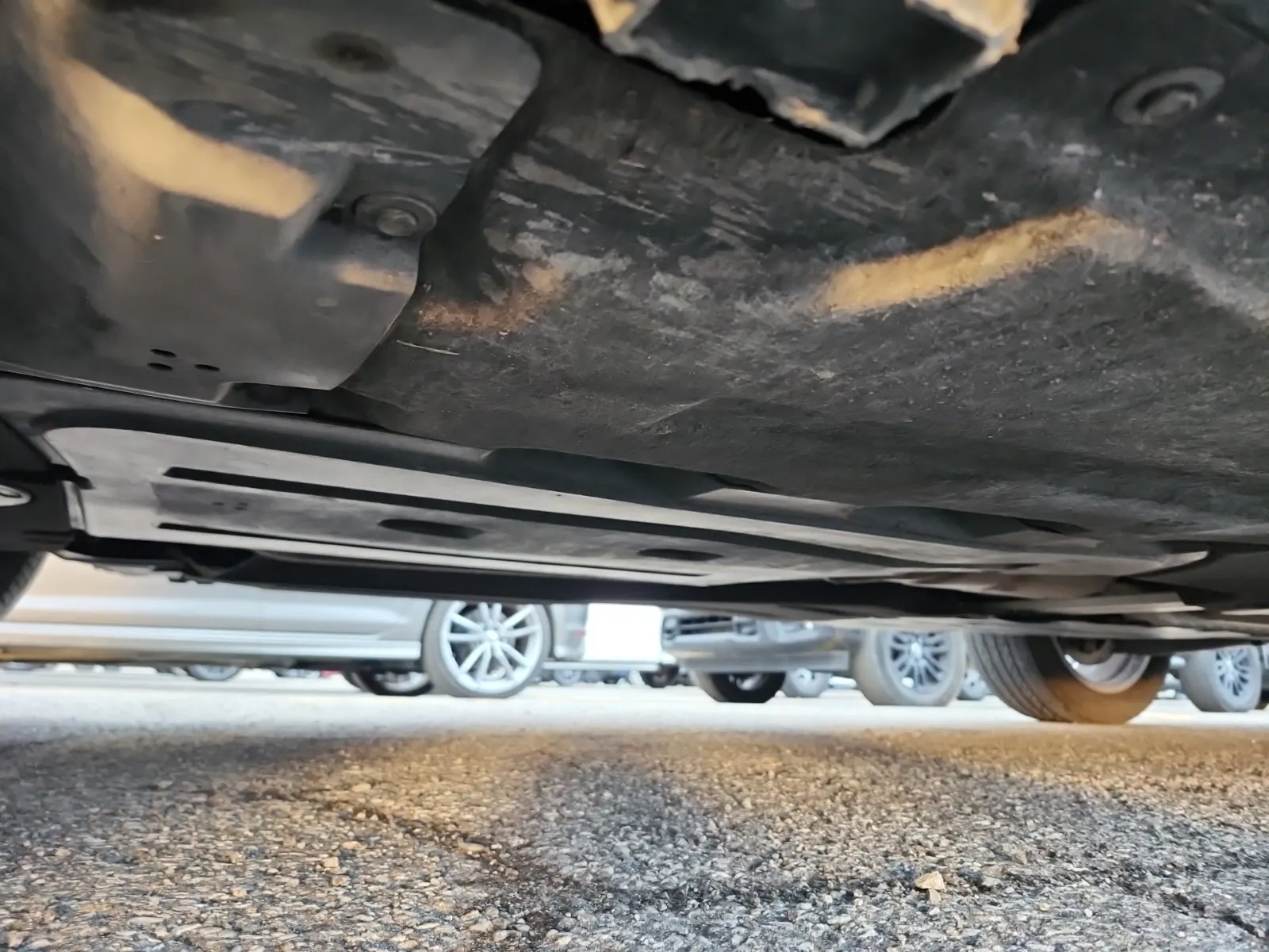 Undercarriage - Driver Photo