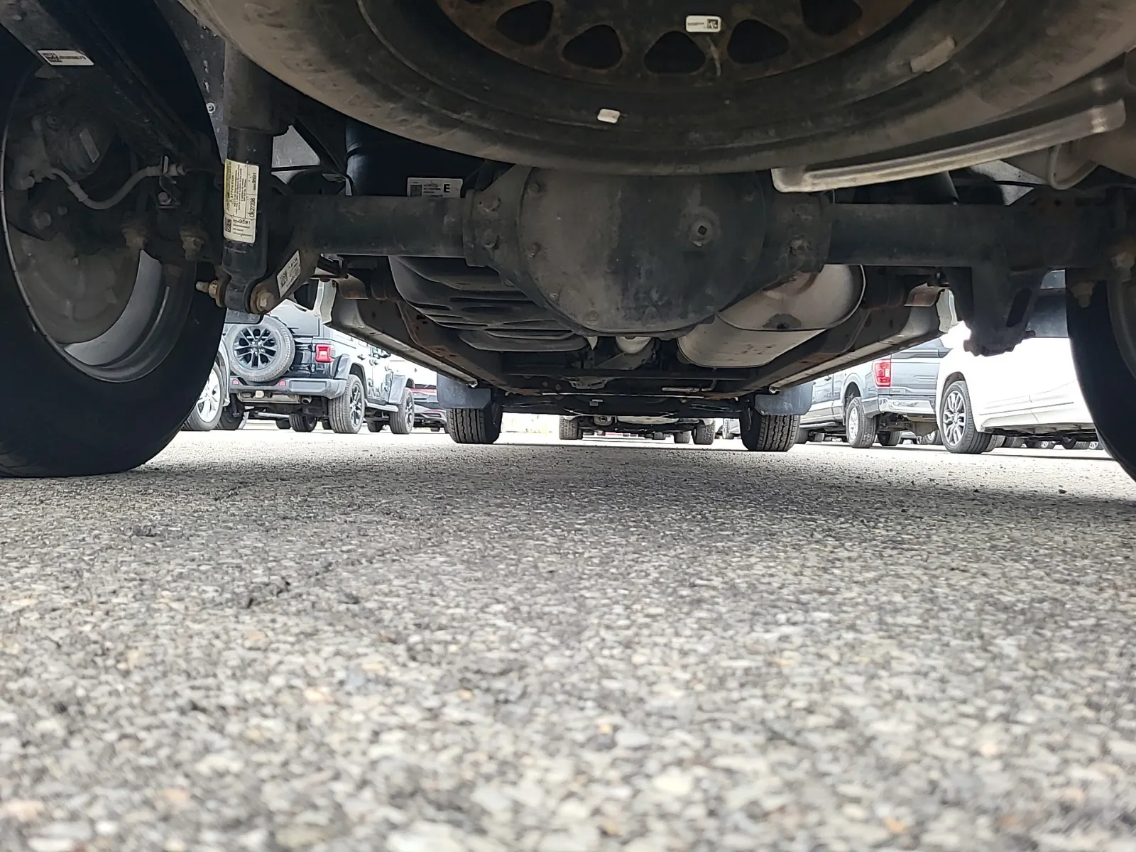 Undercarriage - Rear Photo