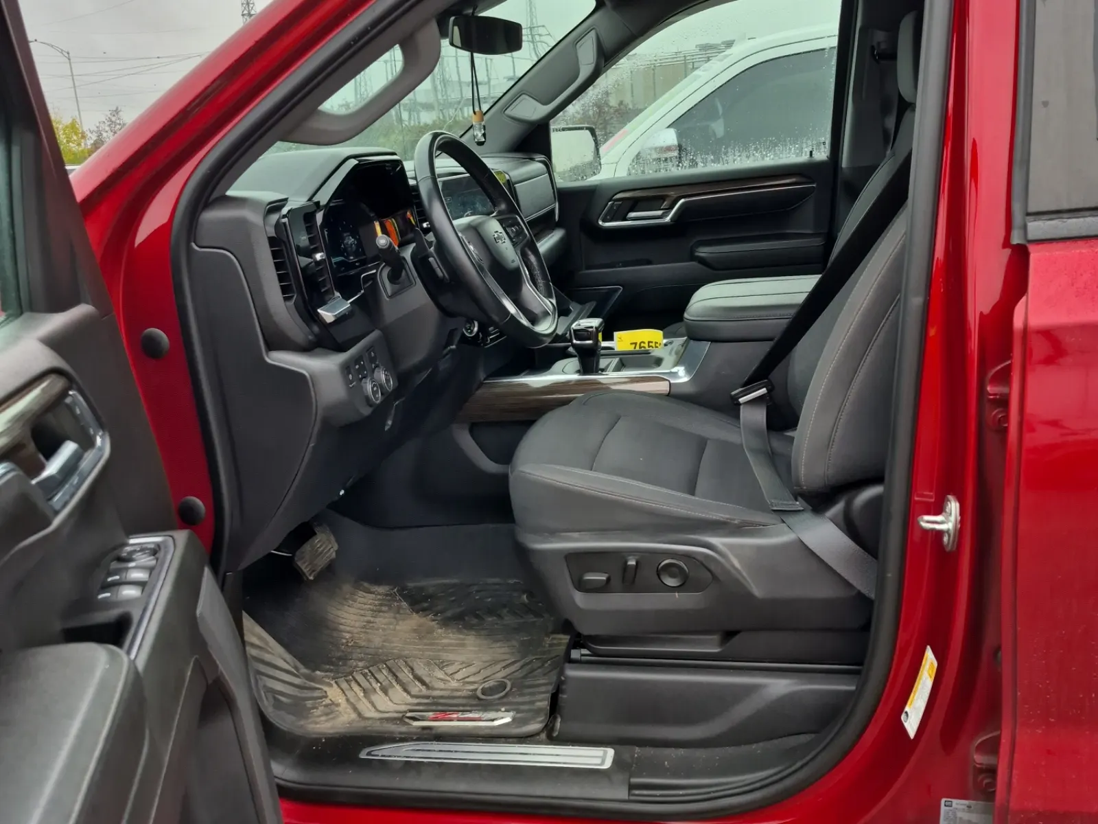 Front Interior Photo